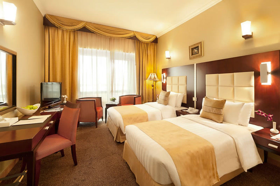 Ewa Hotel Дубай Екстериор снимка